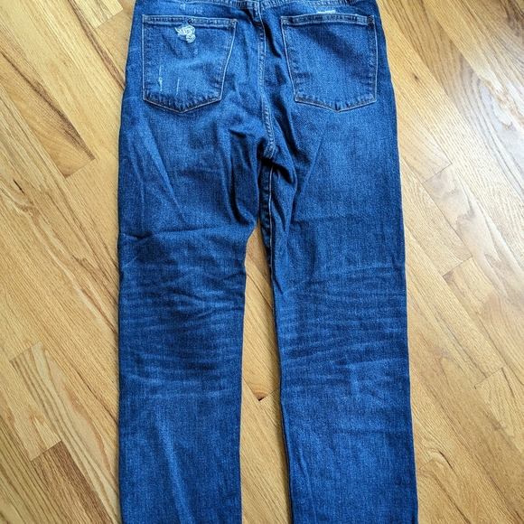 Point Sur Distressed Jeans - Picture 4 of 5